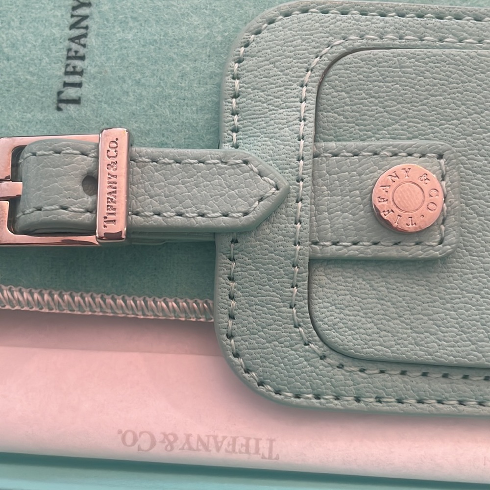 NIB Tiffany & Co. leather luggage tag